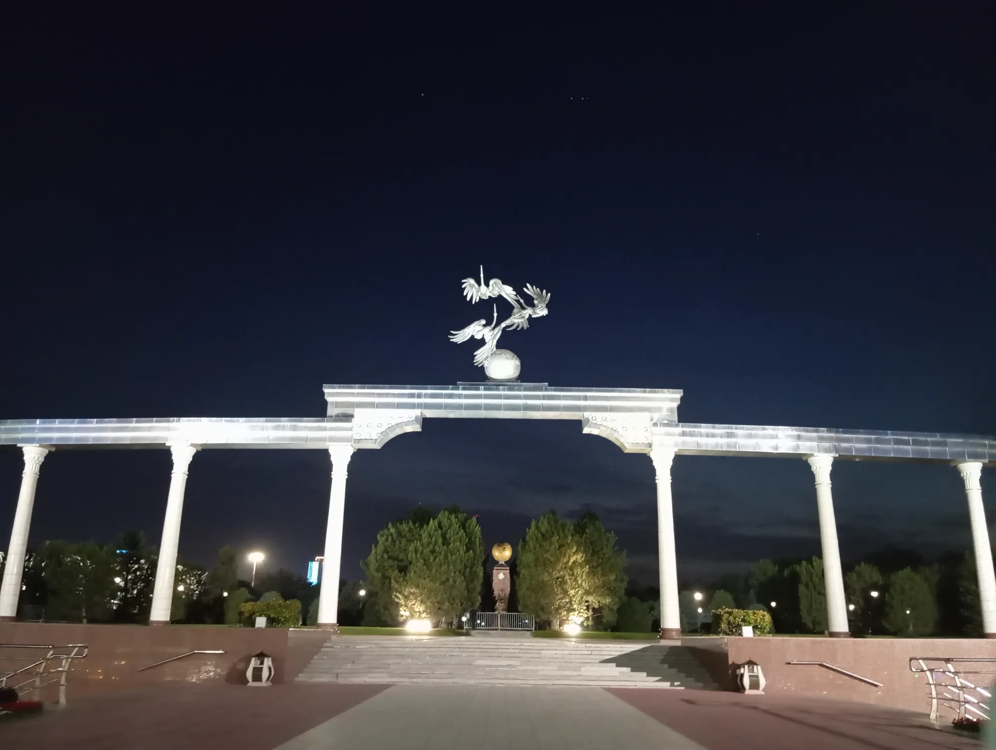 Independence Square (Mustaqillik Maydoni)