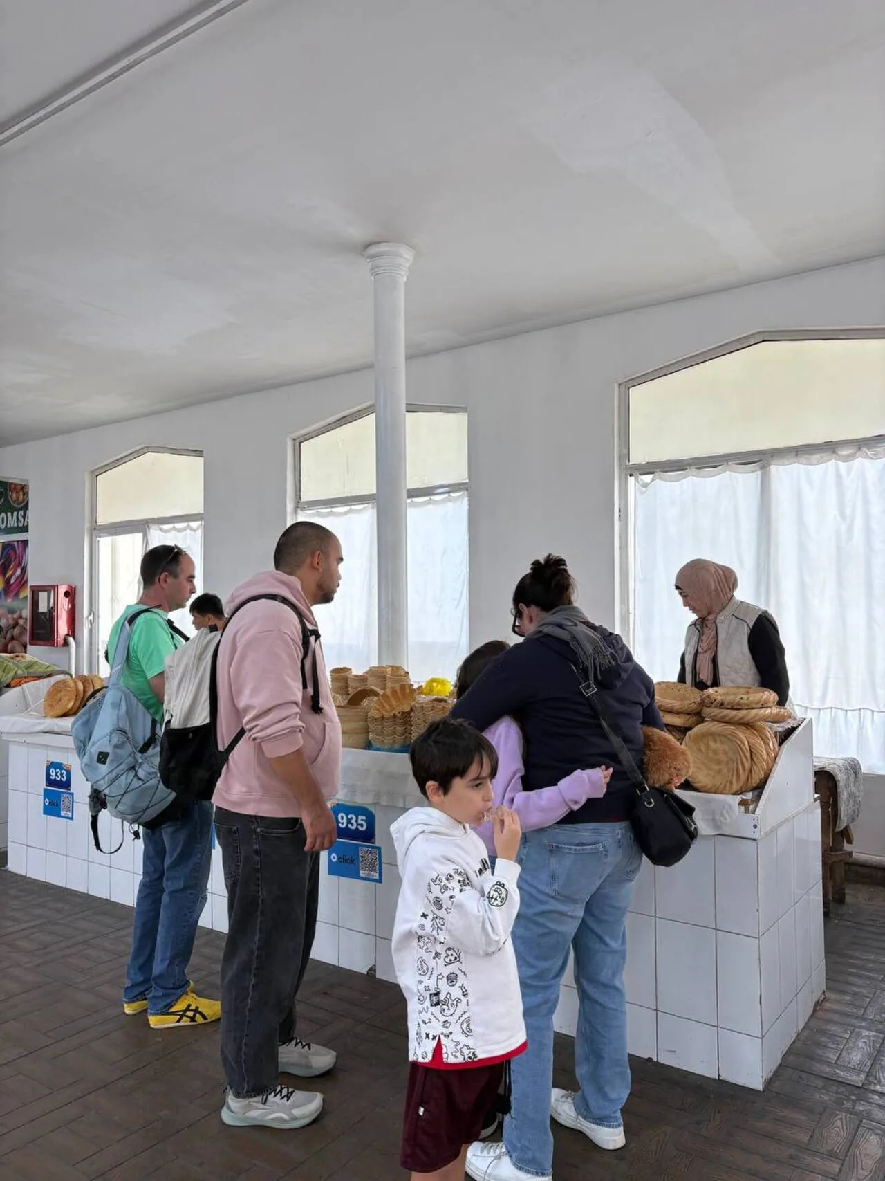 Tashkent: 4-Hour Food Tour & Metro Journey with a Local Guide - Image 4