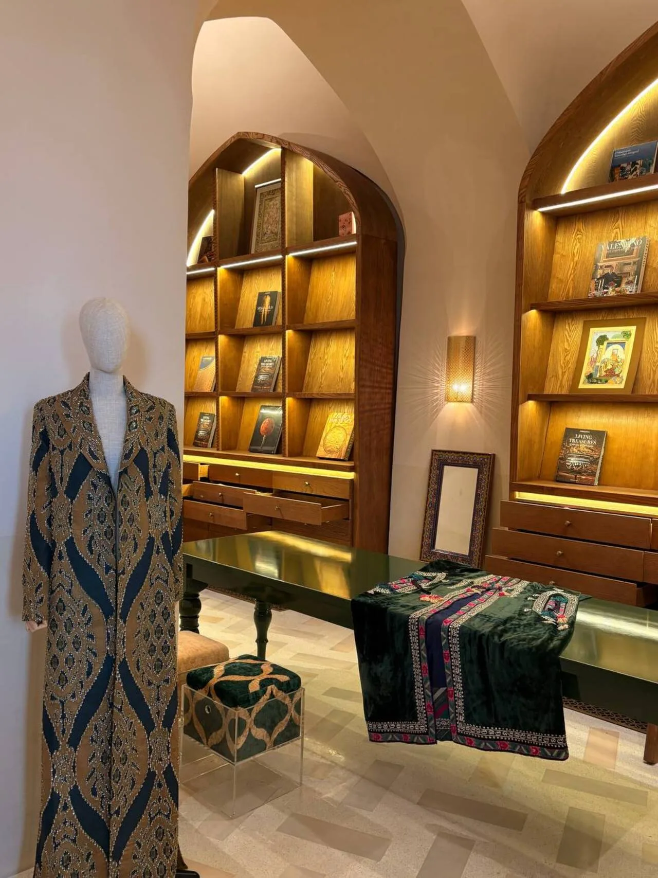 Tashkent: From Uzbek Textiles to Pottery Craft Shopping Tour - Image 3