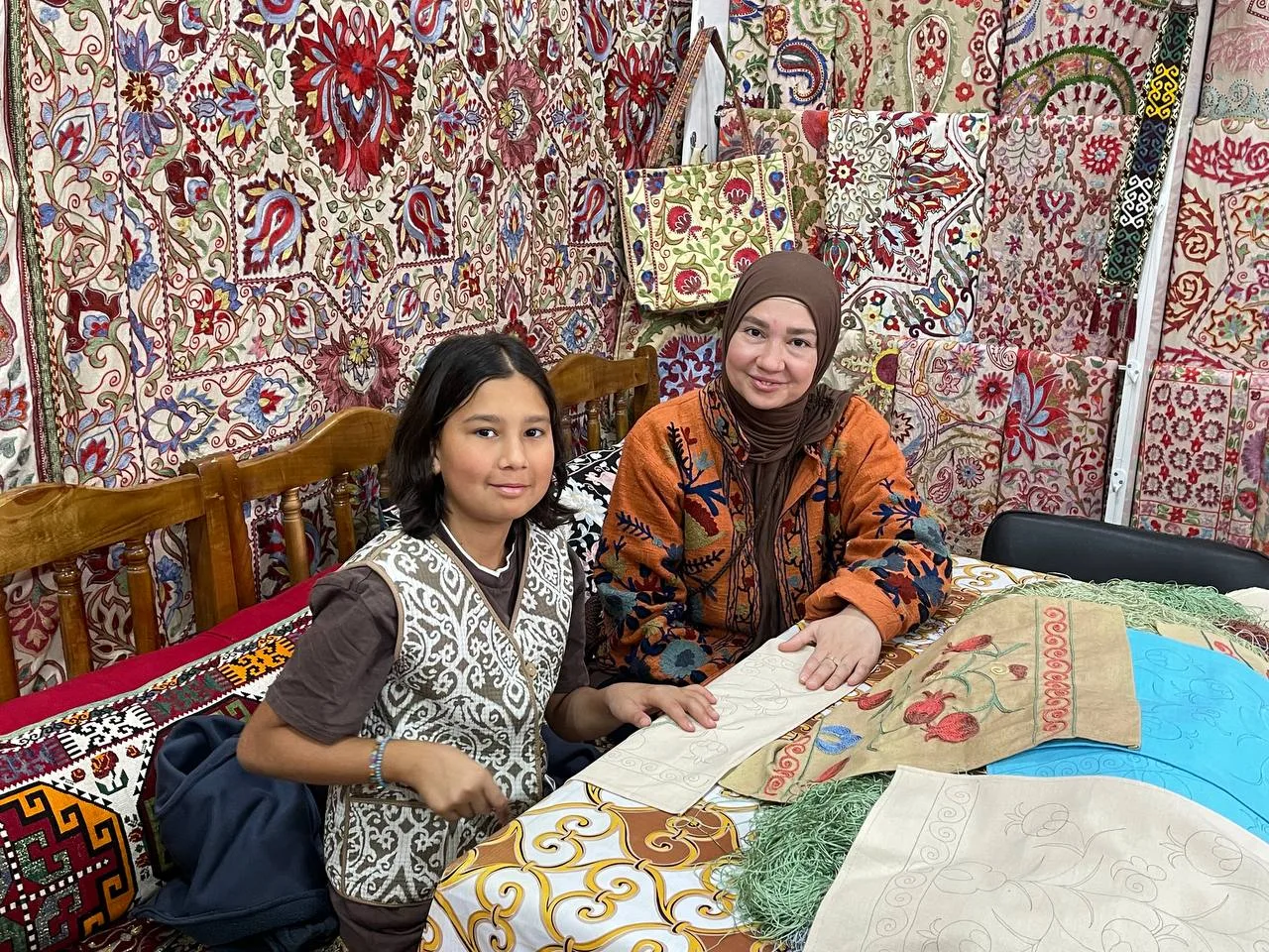 Samarkand: Traditional Suzani Embroidery Workshop Experience
