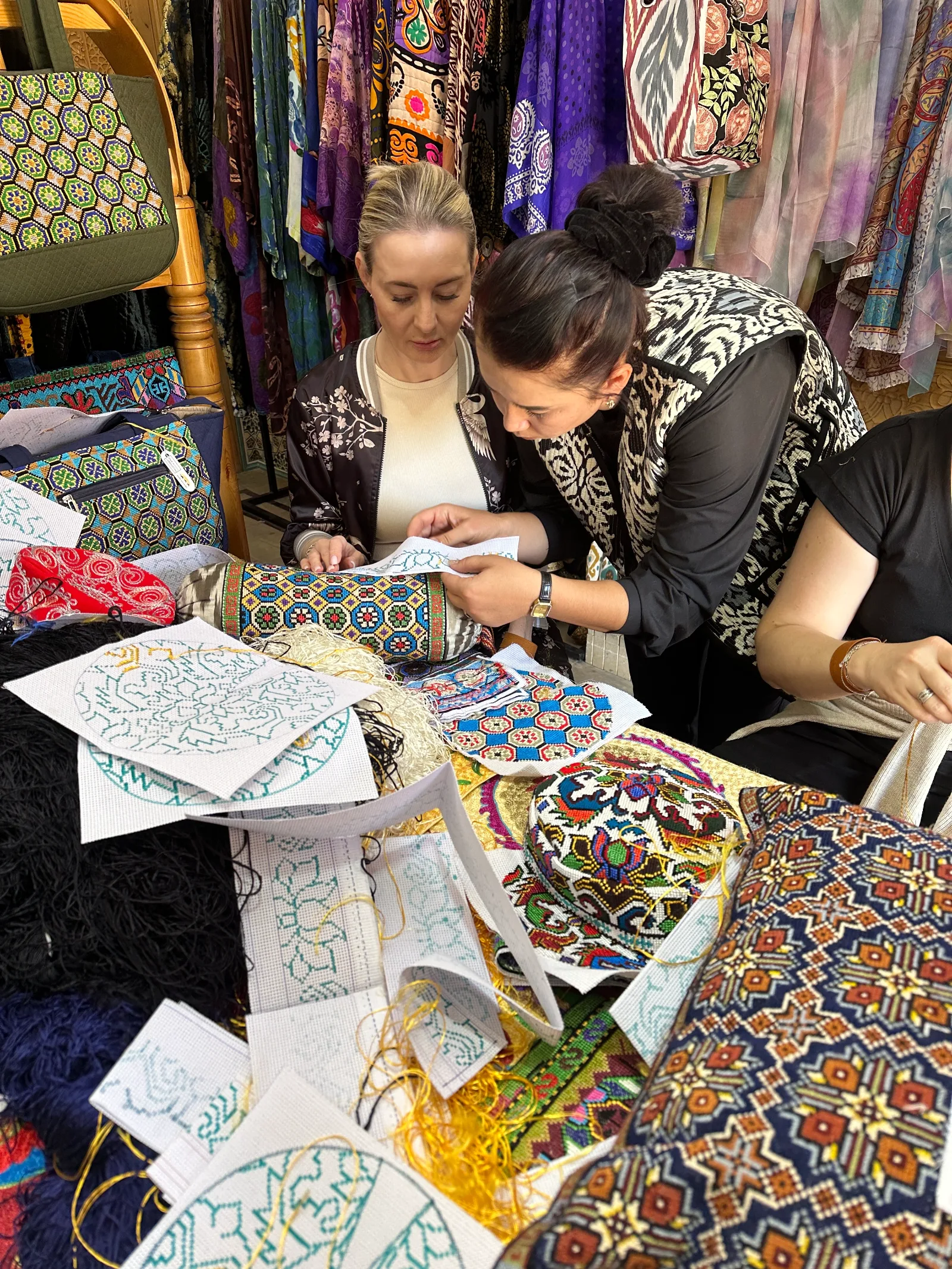 Samarkand: Traditional Iraqi-Style Embroidery Workshop - Image 5