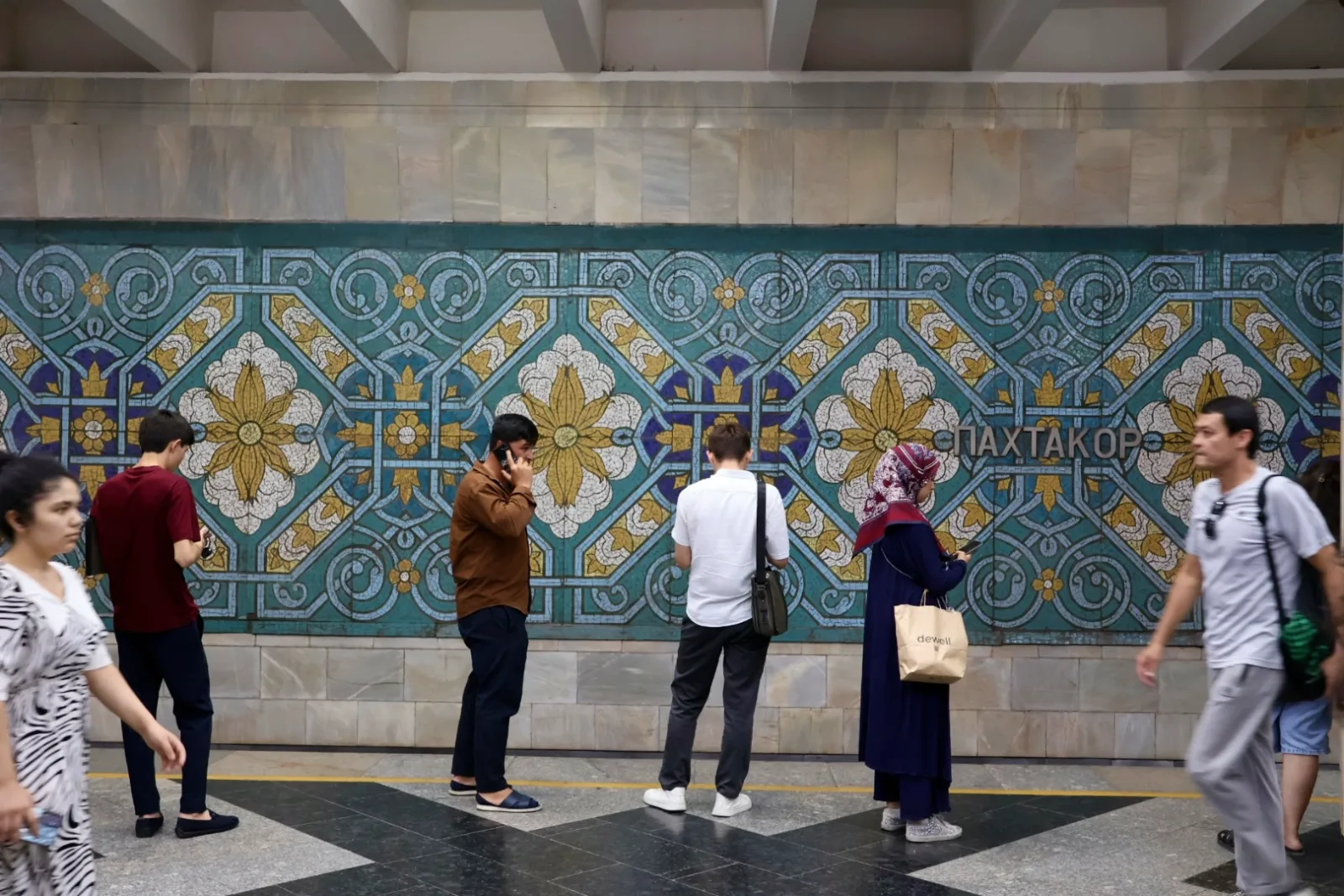 Tashkent: 4-Hour Food Tour & Metro Journey with a Local Guide - Image 2