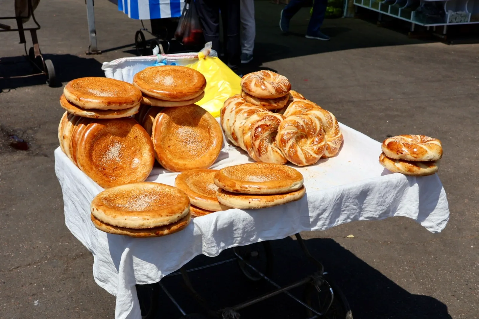 Tashkent: 4-Hour Food Tour & Metro Journey with a Local Guide - Image 3