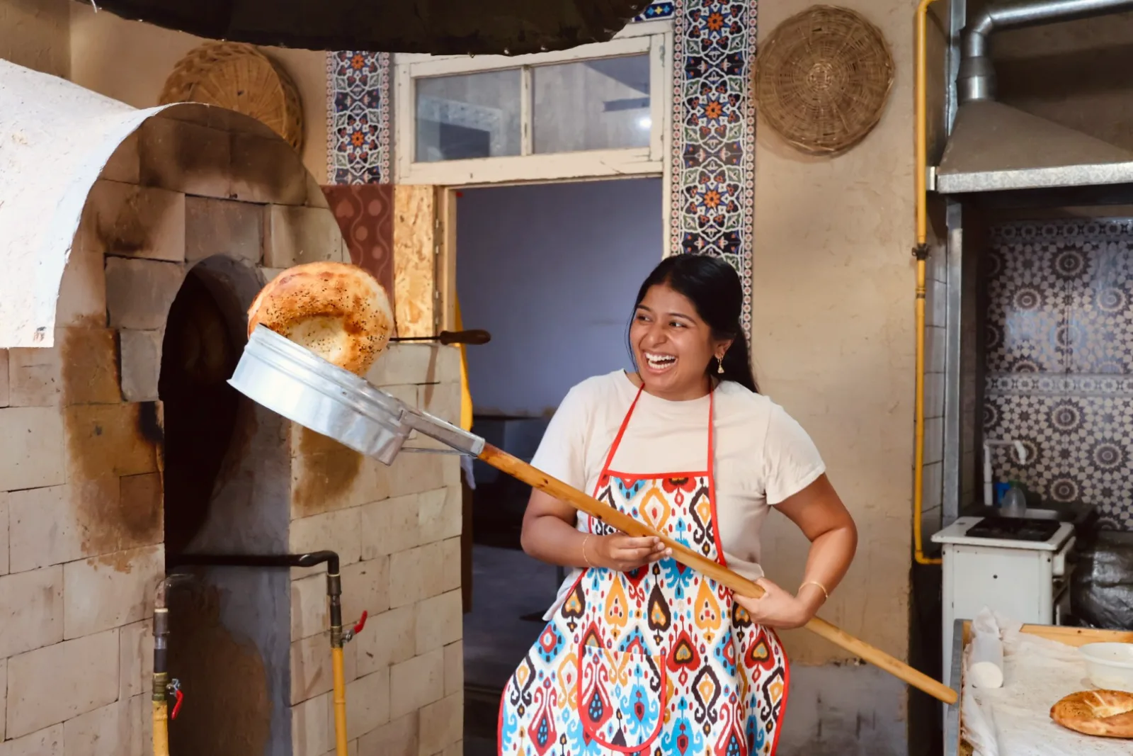 Tashkent: Bake Uzbek Bread and Chorsu Bazaar Exploration - Artisan Workshop in Tashkent