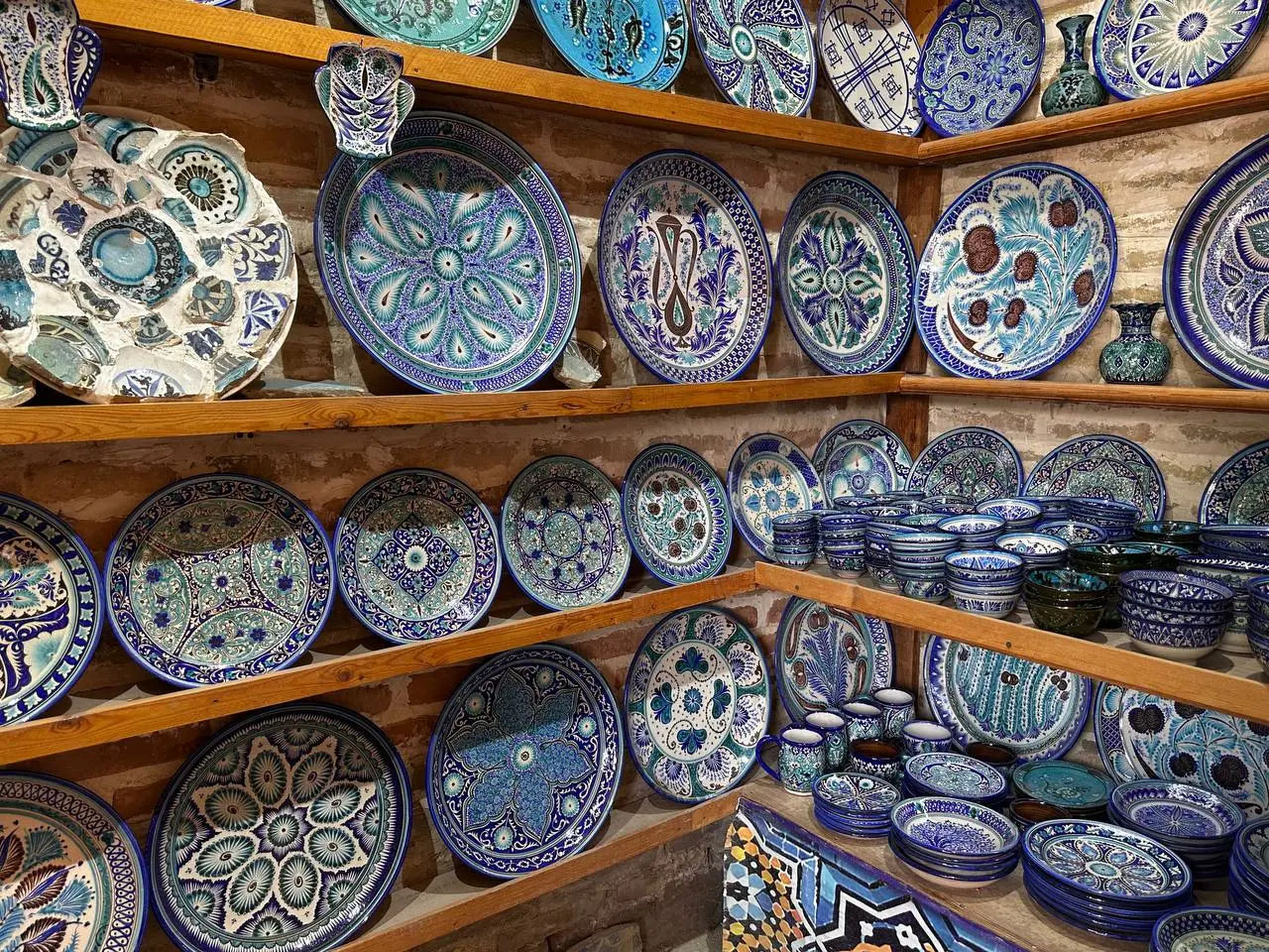 Bukhara: Old City Walk & Uzbek Ceramics Painting Workshop - Image 4
